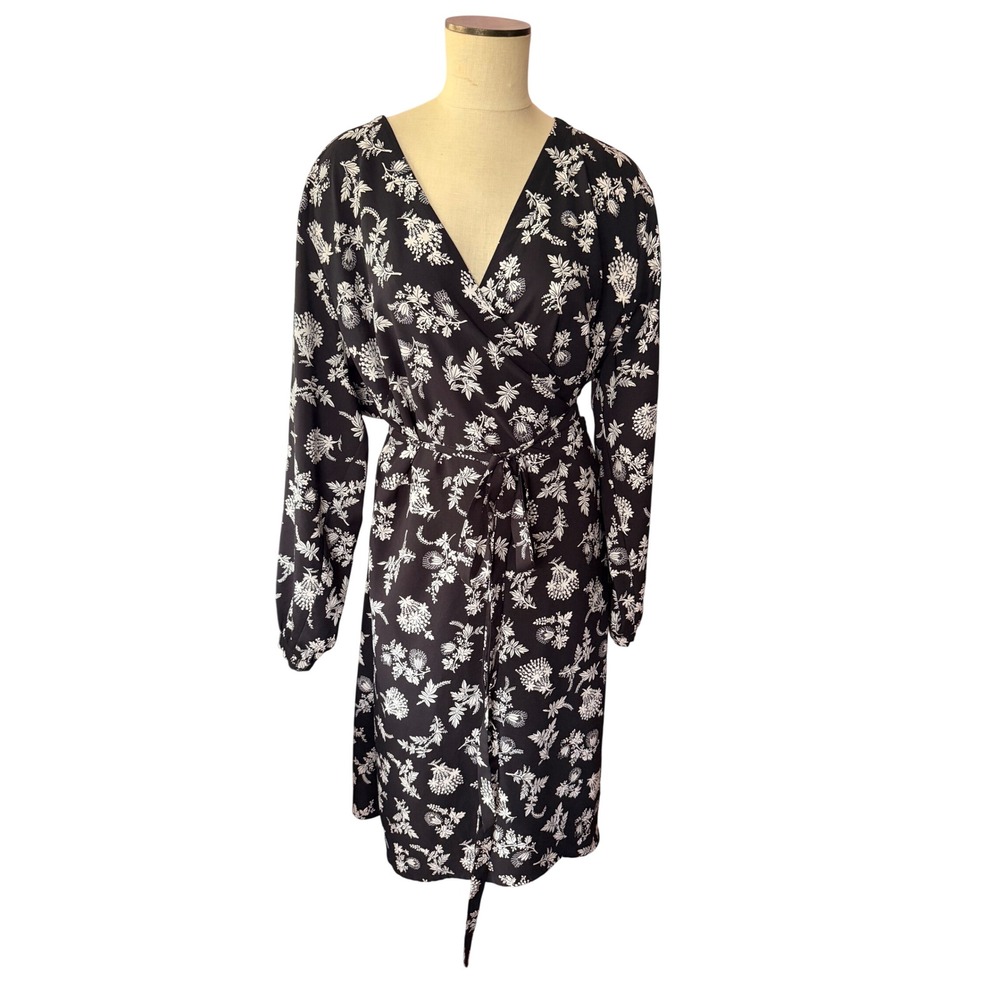 LOFT Plus Wrap‎ Dress 26 Black White Floral Long Sleeve V-Neck Midi Tie Waist